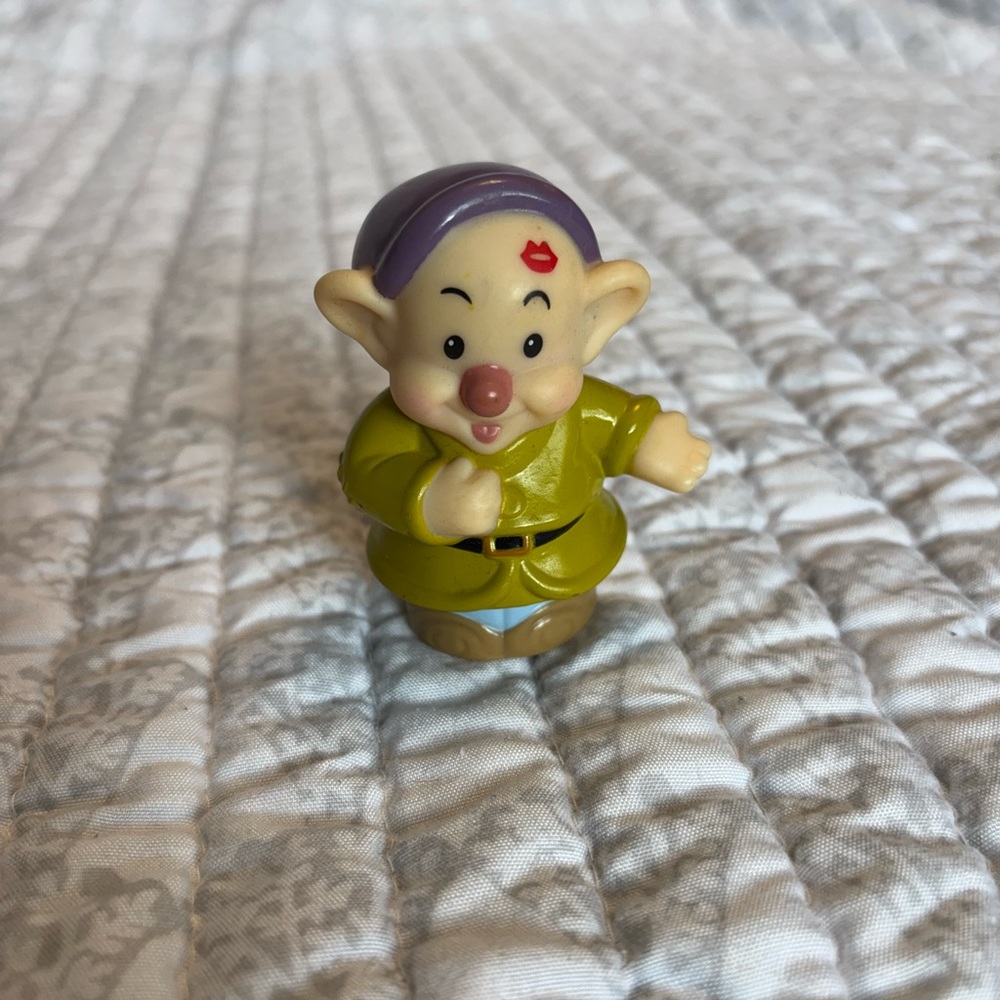 Little People Dopey with Kiss